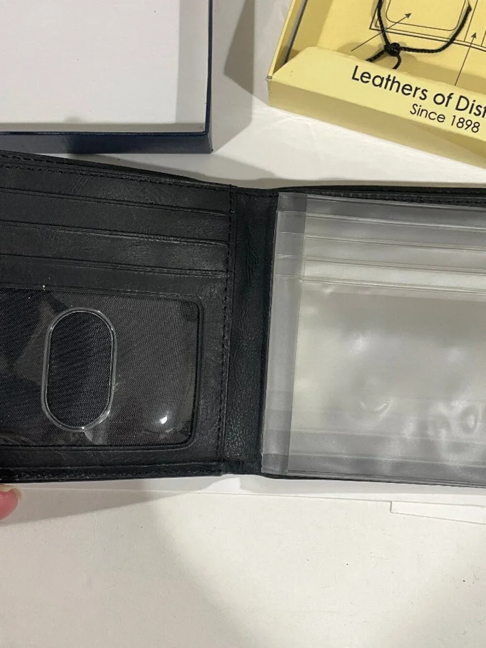Men's Bi-Fold (Bill Fold) Buxton Black Genuine Leather Cardex Wallet in Box